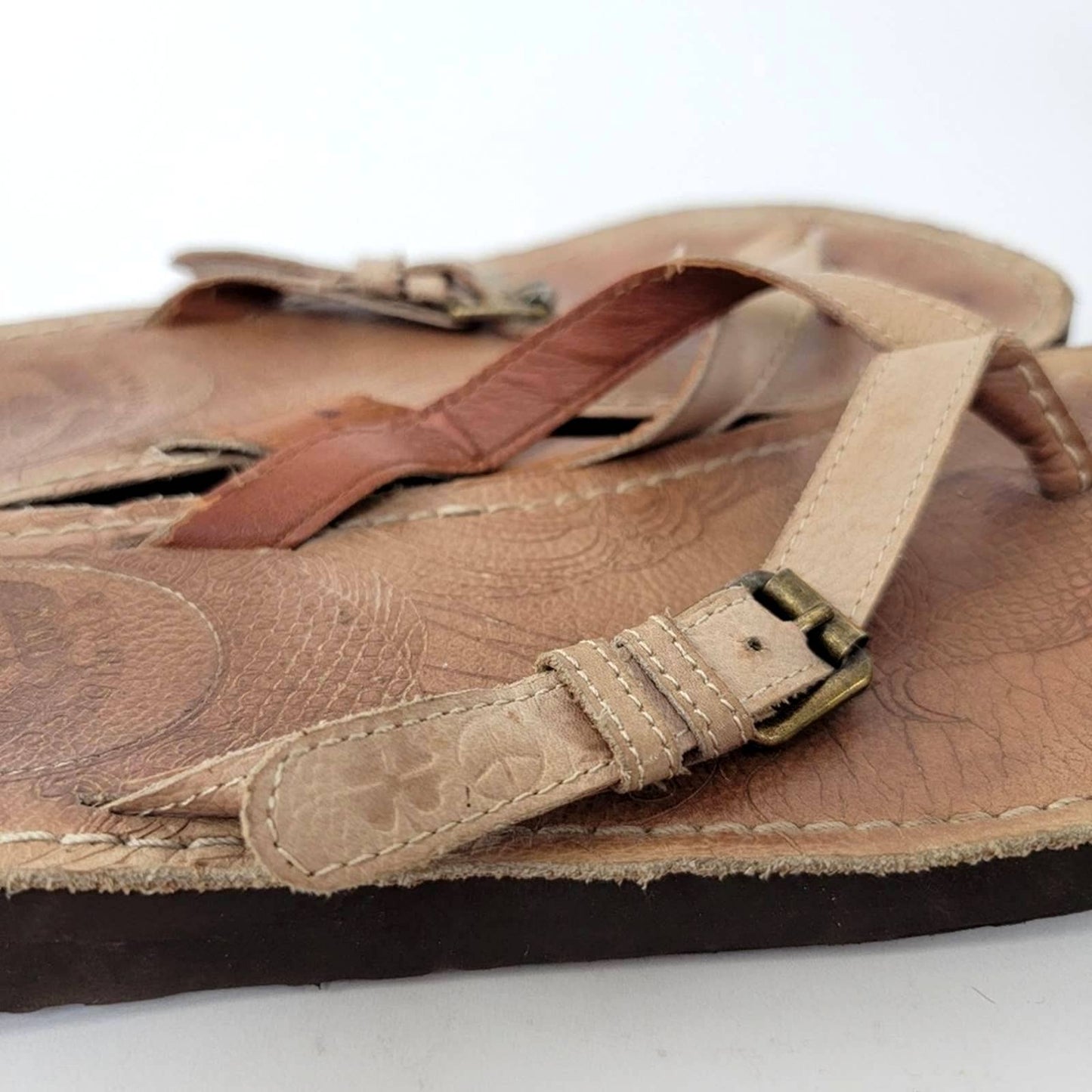 Lucky Brand Leather Buckle Embroidered Boho Thong Sandals - 7