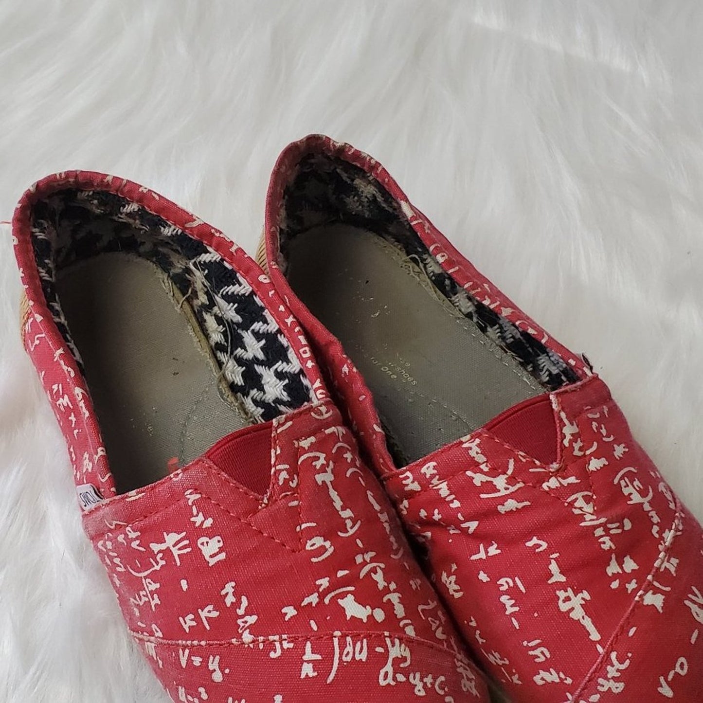 RARE TOMS Red Math EquationFlats - 6.5