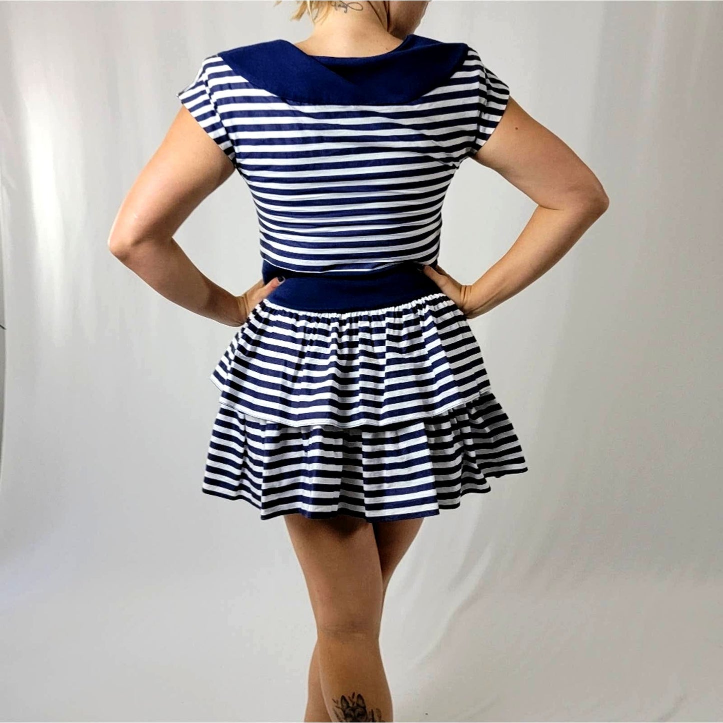 Vintage 80s Diamond’s Run Striped A-Line Ruffle Flare Skirt Dress - M