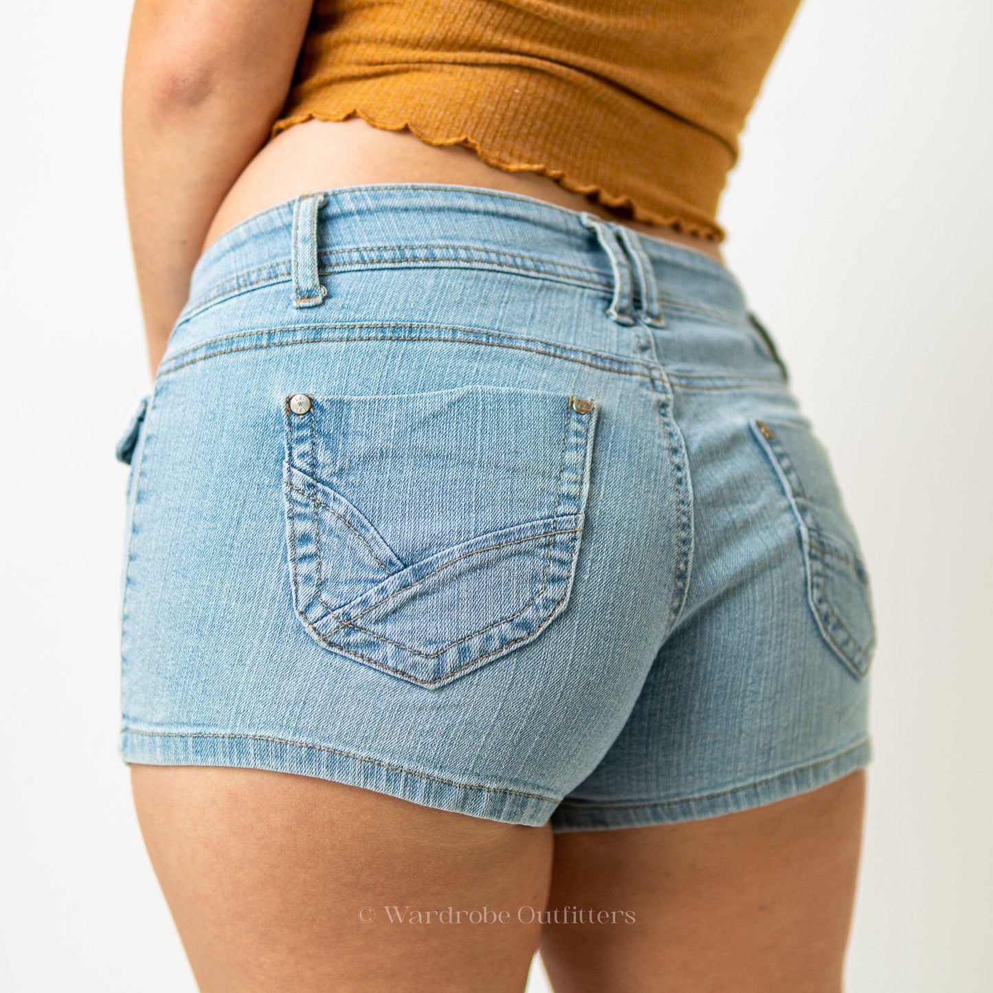 Lei Y2K Low Rise Patch Pocket Denim Shorts - 30 / 6