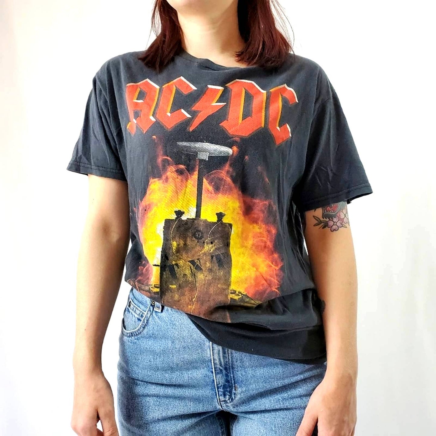 AC/DC Distressed Graphic Band Tee - M