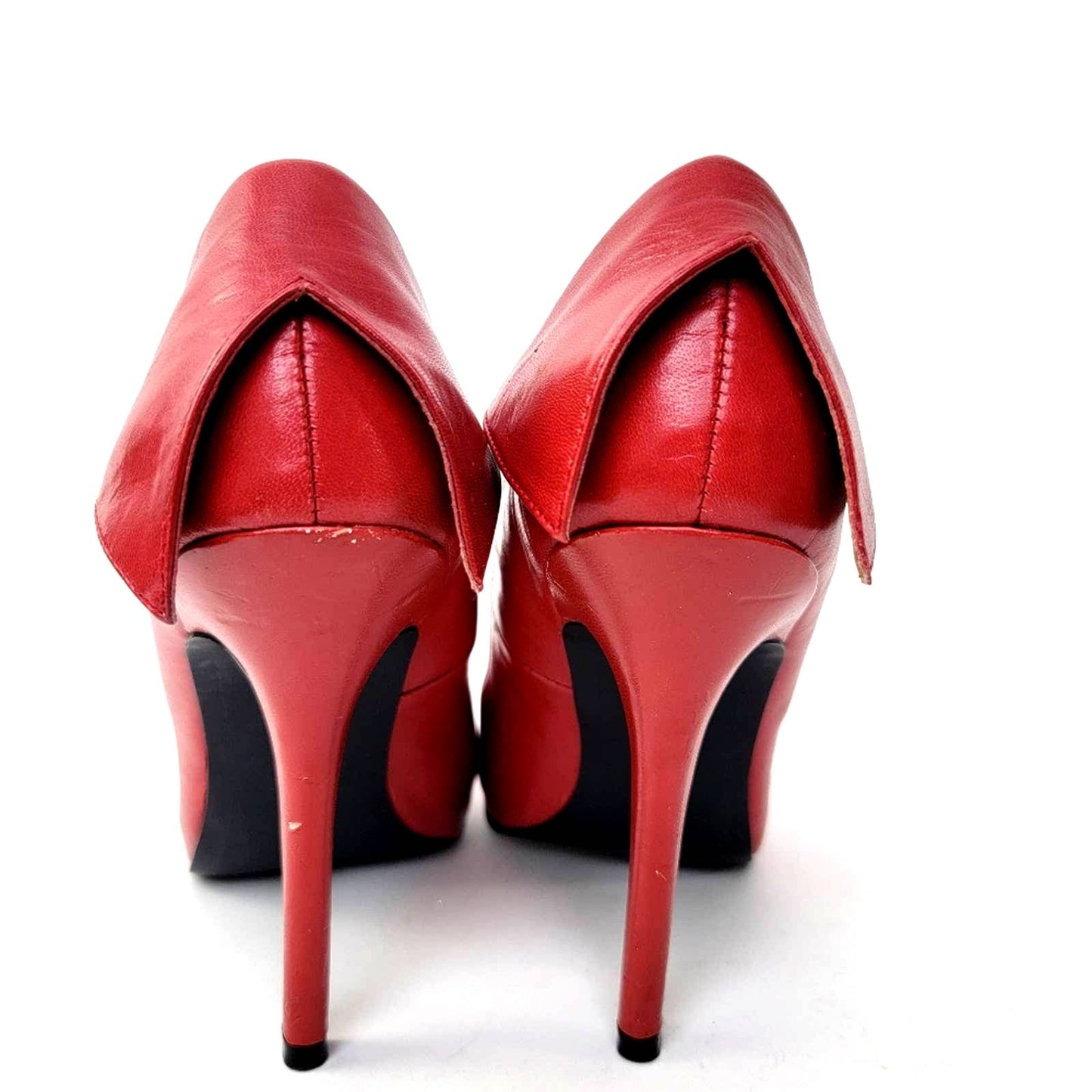 Fergie Podium Red Stiletto Pump Heels with Gold Cap Toe - 8