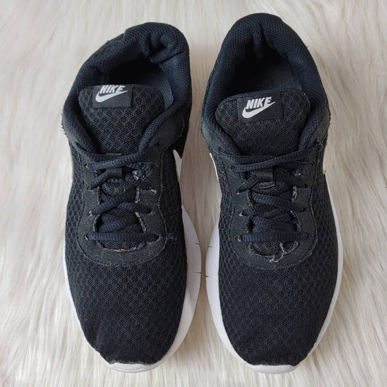 Nike Tanjun Black Lace Up Athletic Running Shoes