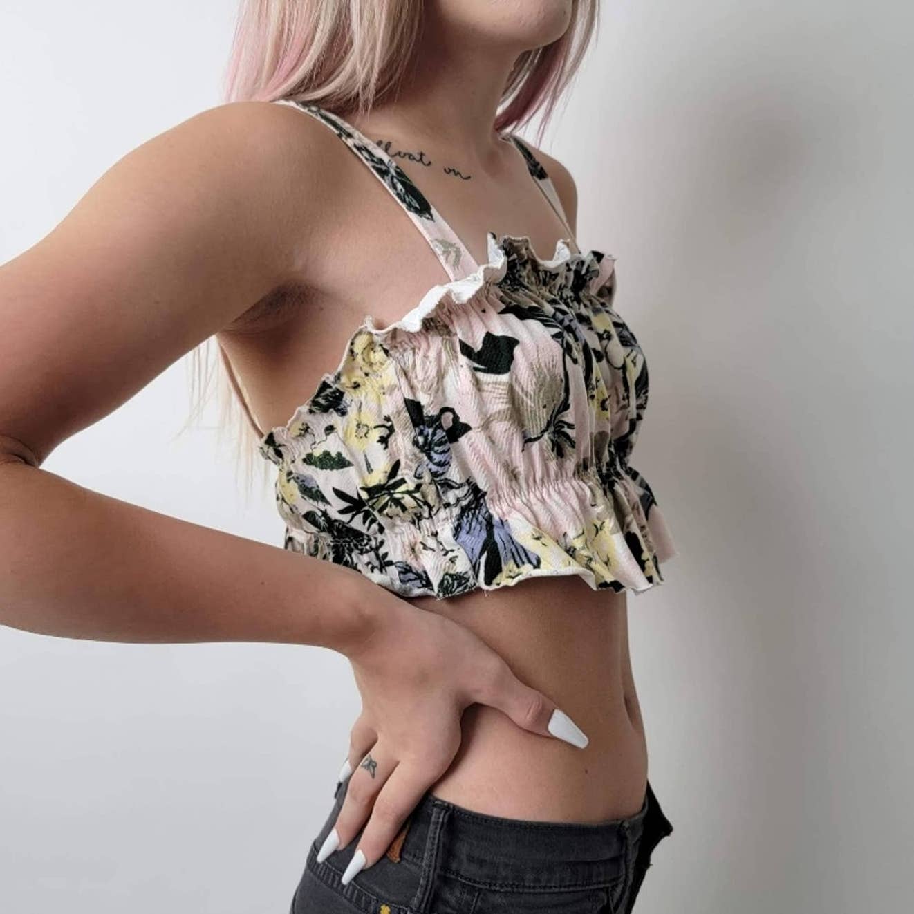 Urban Outfitters Ruffle Floral Crop Tank Top - S