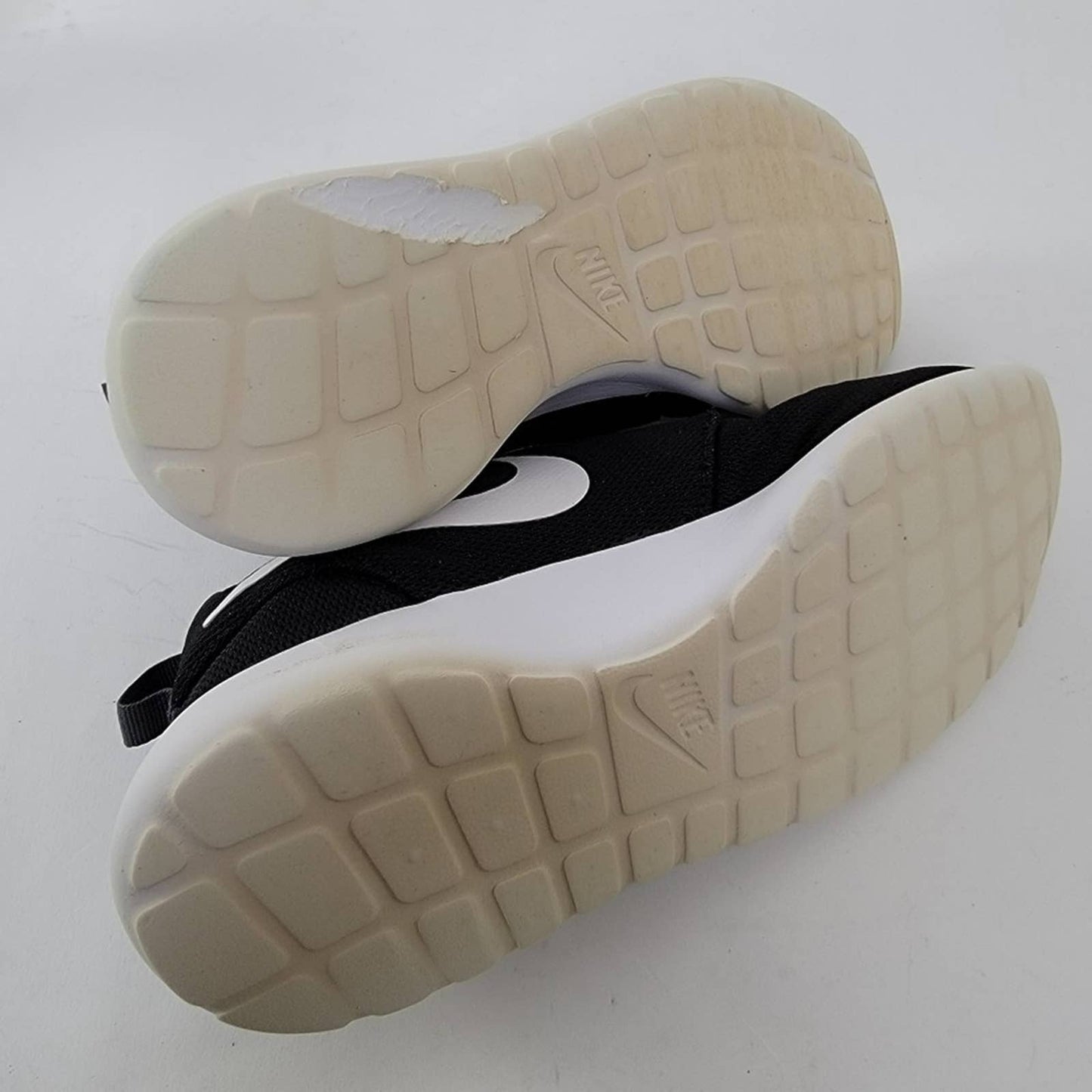 Nike Roshe One Black Running Shoes - 9.5