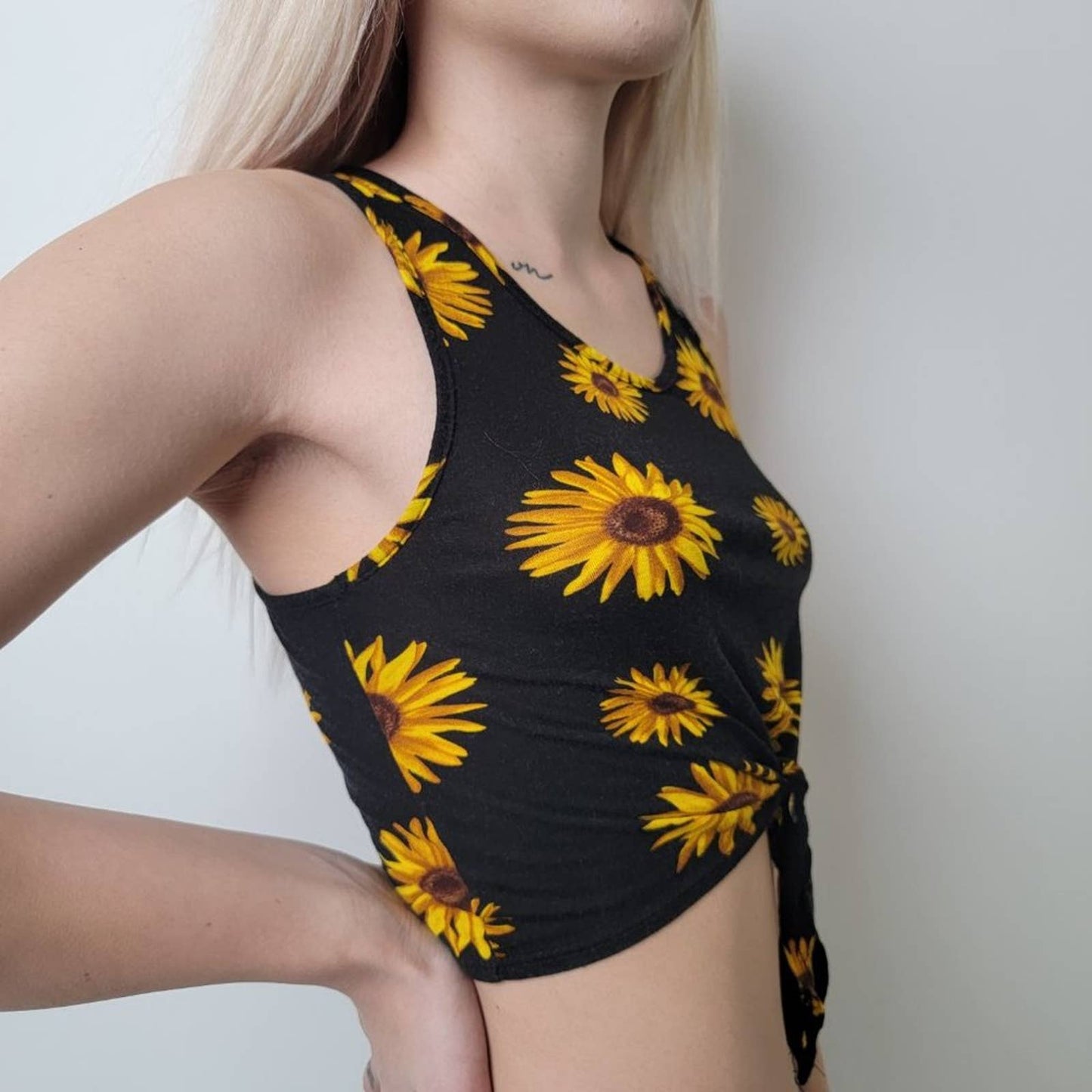 charlotte russe Sunflower Cropped Tie Front Tank Top - XS